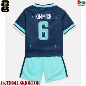 Tyskland Joshua Kimmich #6 Borta Kläder Barn VM 2026 Kortärmad (+ Korta byxor)